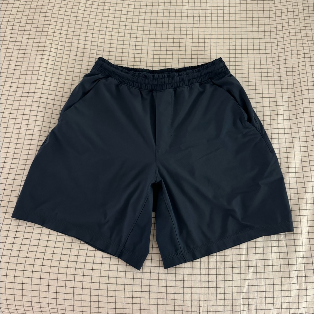 Lululemon men’s small navy shorts with lining